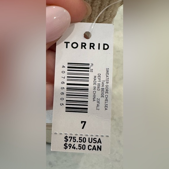 NWT $76 Torrid SWEATER GORE CHELSEA Boots TAN BEIGE Size 7 WW Extra Wide Fit - Picture 14 of 14